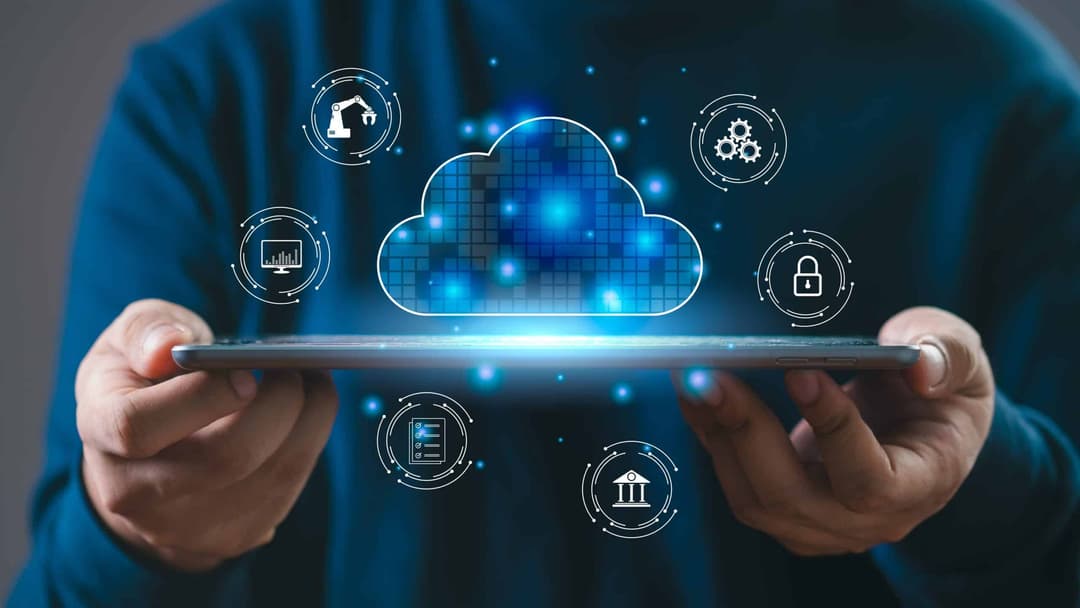 Hand,Holding,Cloud,Icon,,Cloud,Computing,Concept,,Backup,Storage,Data